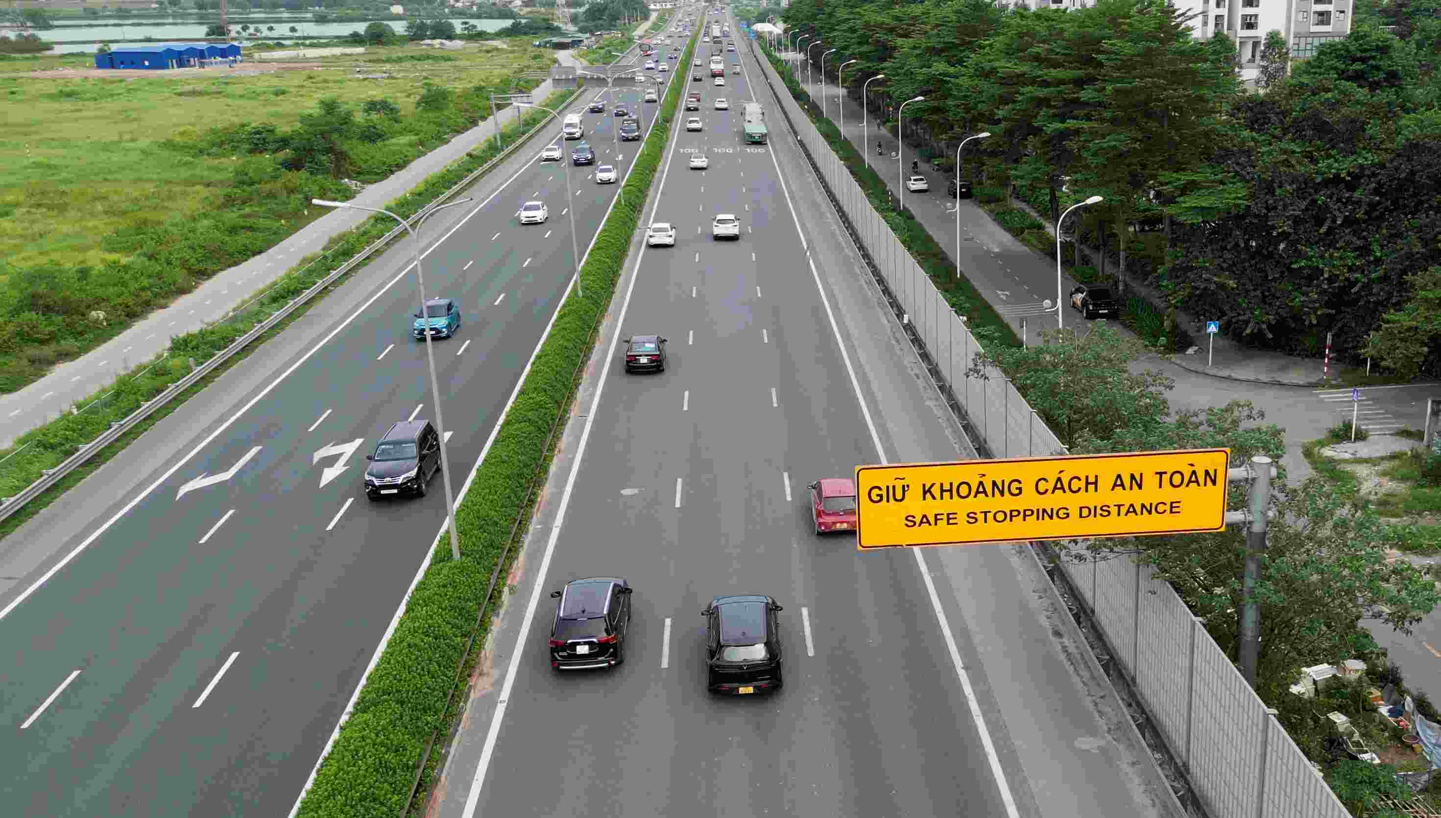 Phap Van - Cau Gie expressway afternoon of August 30th: Only slight congestion remains in some sections