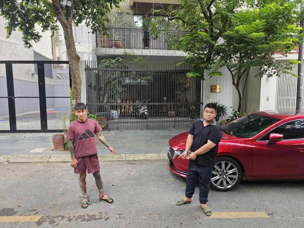 Đối tượng Nguyễn Thành Tuyên (bên trái) và đối tượng Nguyễn Đức Châu (bên phải). Ảnh: Công an TP Hà Nội 