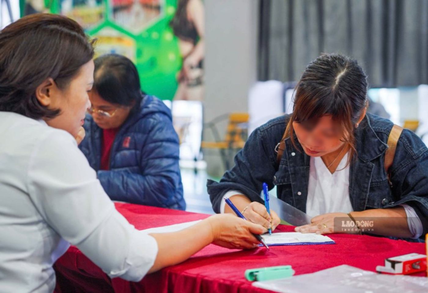Citizens question the priority area for buying social housing. Photo: Nhu Ha