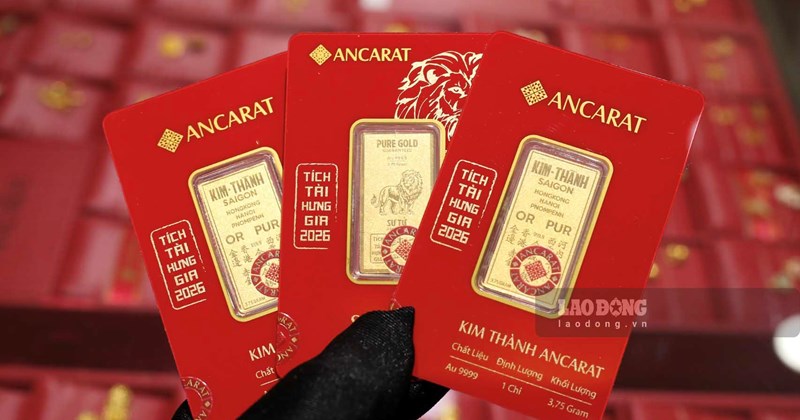 Although gold prices have decreased, they are still supported by the need to defend against geopolitical risks and fiscal instability, but high yields, strong USD and the possibility of the Fed raising interest rates are limiting the room to rise in the short term. Photo: Phan Anh