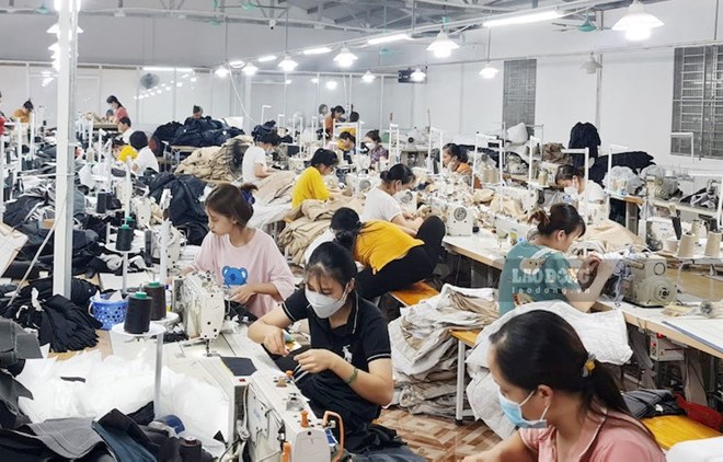 Công nhân ngành may mặc chia sẻ bí quyết đạt thu nhập tốt