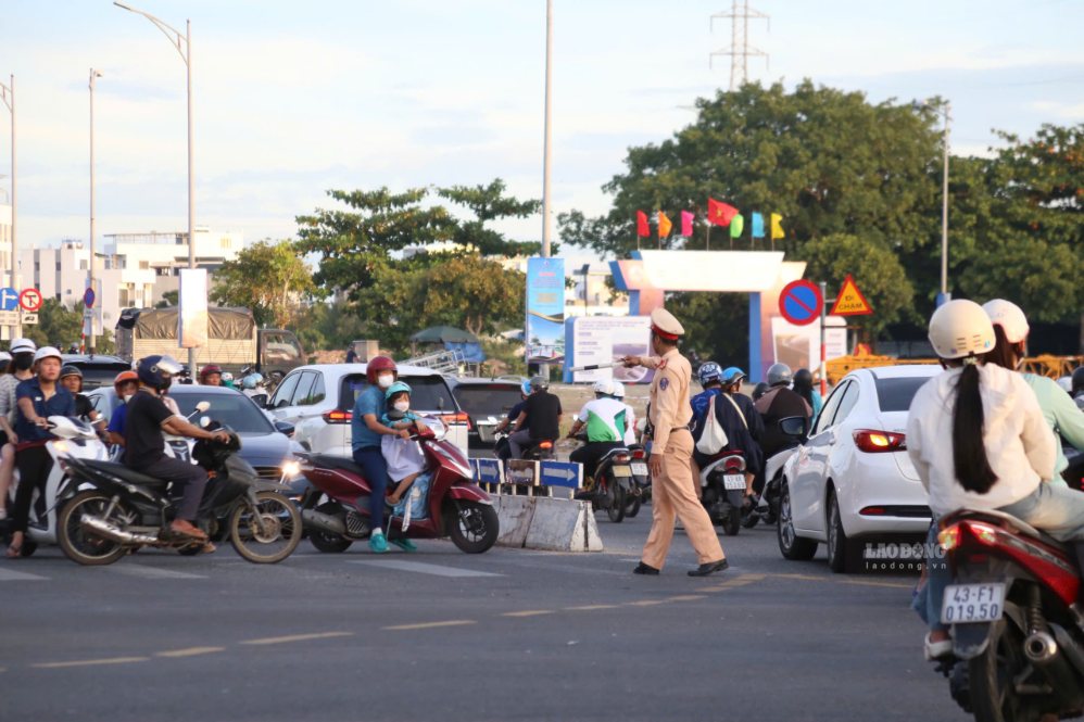 Đà Nẵng huy động tối đa lực lượng giữ gìn trật tự an toàn giao thông dịp 2.9. Ảnh: Nguyễn Linh