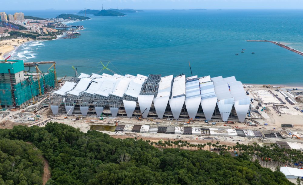 Construction site of APEC 2027 Conference and Exhibition Center. Photo: Sun Group