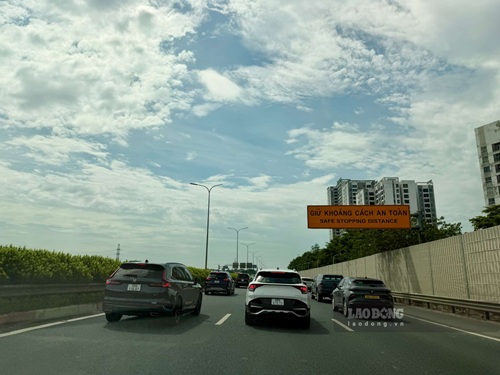 Đường về phía Nam qua cao tốc Pháp Vân - Cầu Giẽ thông thoáng. Ảnh: Hoài  Anh 