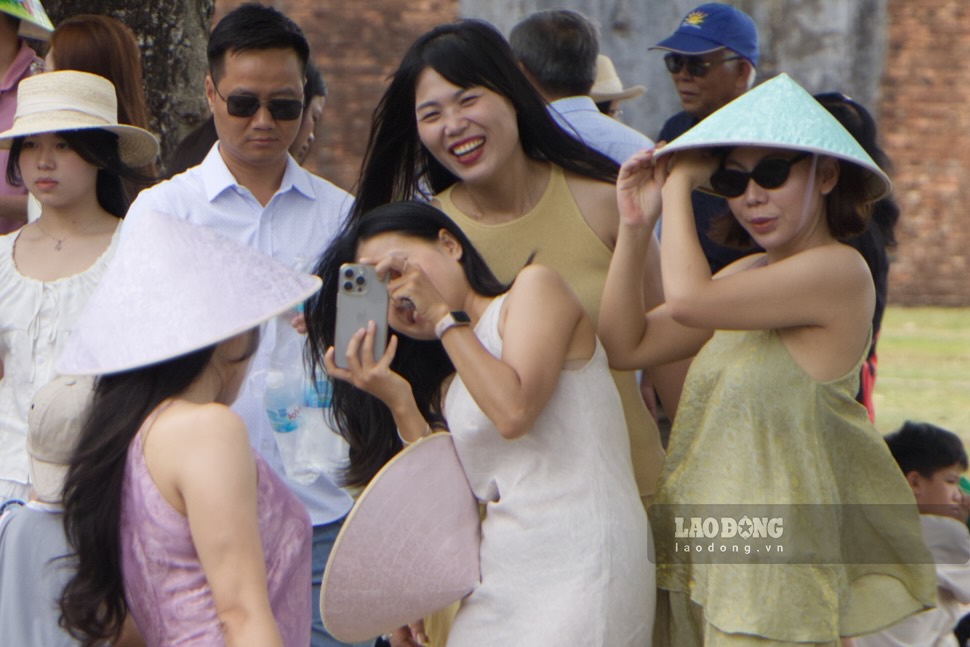 Tourists visit Hue Citadel on National Day September 2nd. Photo: Phuc Dat