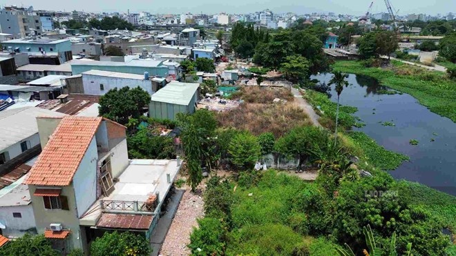 Đoạn rạch Xuyên Tâm qua phường An Nhơn trước lúc cải tạo. Ảnh: Anh Tú