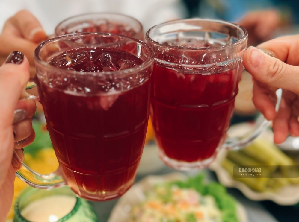 Benefits of drinking plum juice every day help women have healthy skin, slowing down the aging process. Illustration photo: Mai Chau