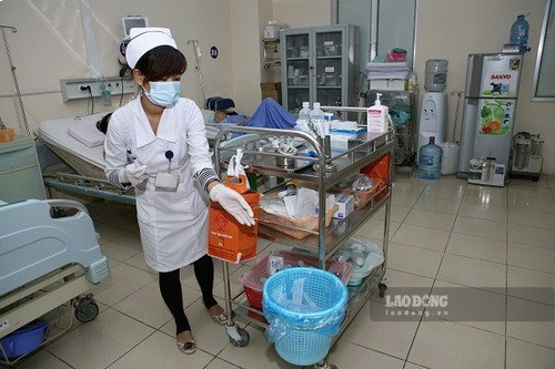 Increase allowances, improve policies to attract human resources. Photo: Tran Minh