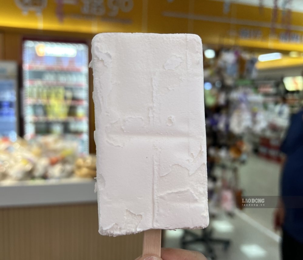 Ice cream is one of the familiar dishes that people with high blood sugar need to limit. Photo: Kieu Vu