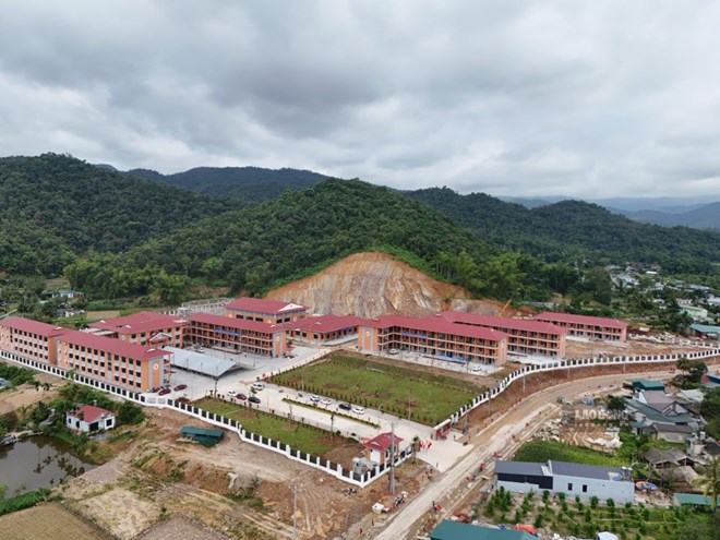 Xuyên lễ chuẩn bị khai giảng tại trường nội trú liên cấp nơi vùng biên