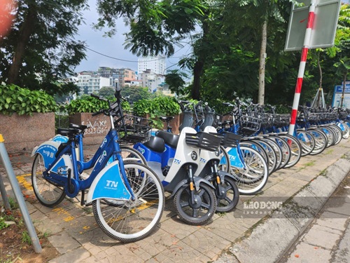 Hanoi brings public electric bicycles into the Cultural Village. Photo: Minh Hanh