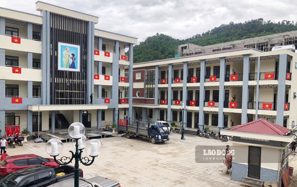 Tam Thanh Inter-level Boarding Primary and Secondary School (in Tam Thanh commune, Thanh Hoa province) is ready for the new school year. Photo: Quach Du