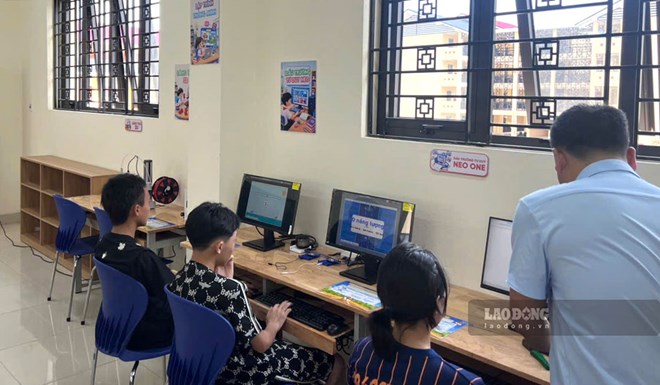 Học sinh vùng biên Lào Cai được tiếp cận phòng STEM hiện đại. Ảnh: Quỳnh Trang 
