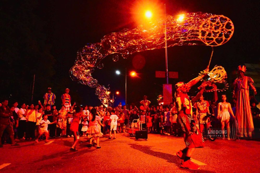 The Carnaval night in Dien Bien leaves many joys in each person. Photo: Thanh An.