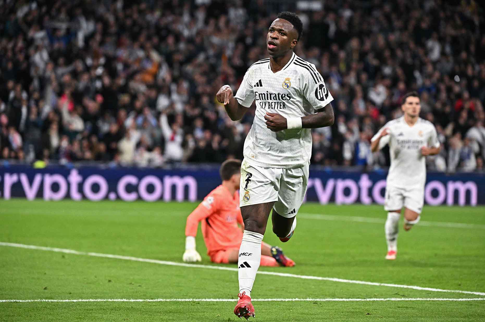 Việc chiêu mộ Vinicius sẽ là canh bạc với Arsenal. Ảnh: AFP