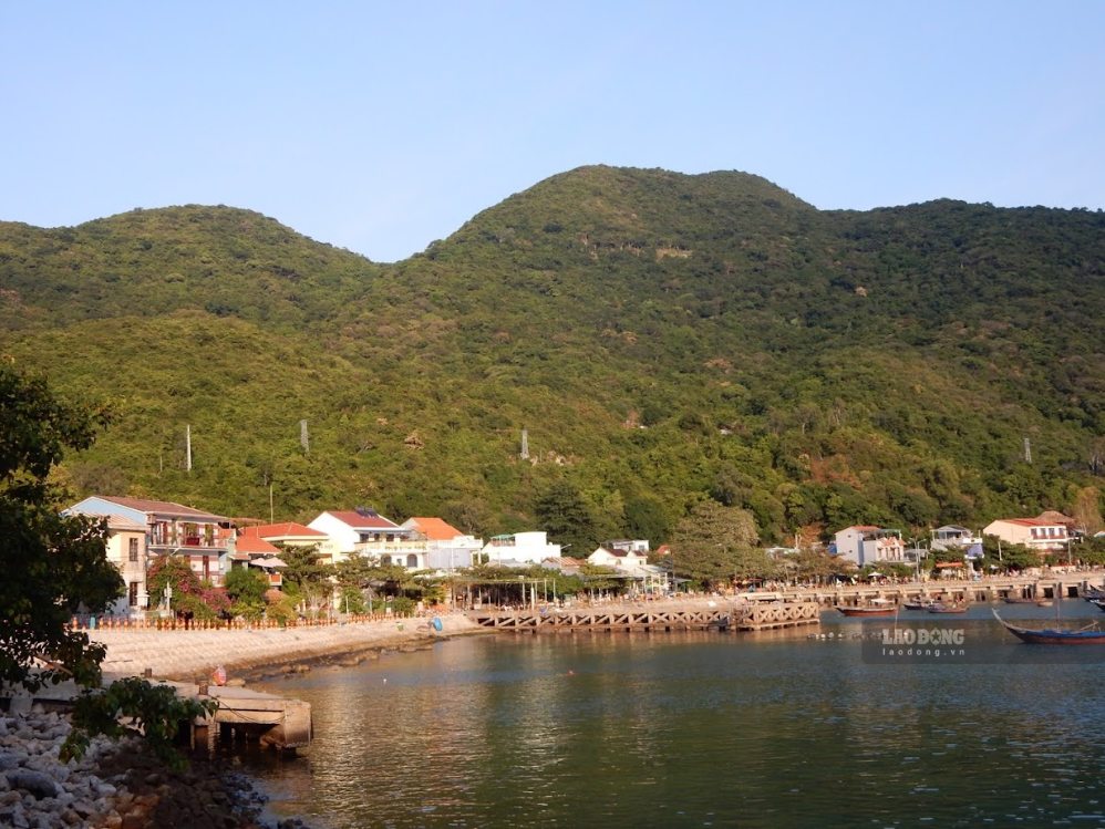 Da Nang implements measures to ensure traffic connection with Cu Lao Cham island in unfavorable weather conditions. Photo: Thanh Hai