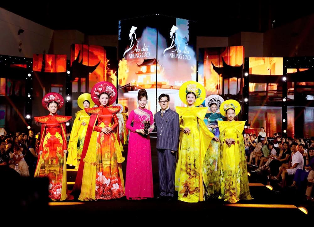 Runner-up Thuy Tien reappears when performing ao dai at Global Fashion Week Allstars 2026. Photo: Character provided