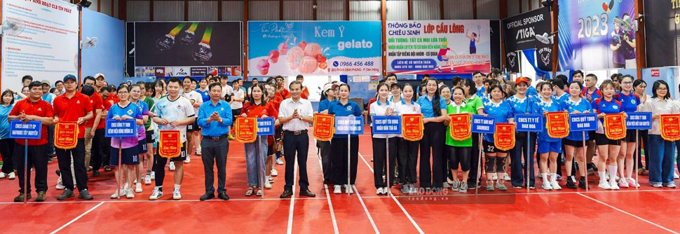 Các đội tham gia hội thao. Ảnh: Huy Trang