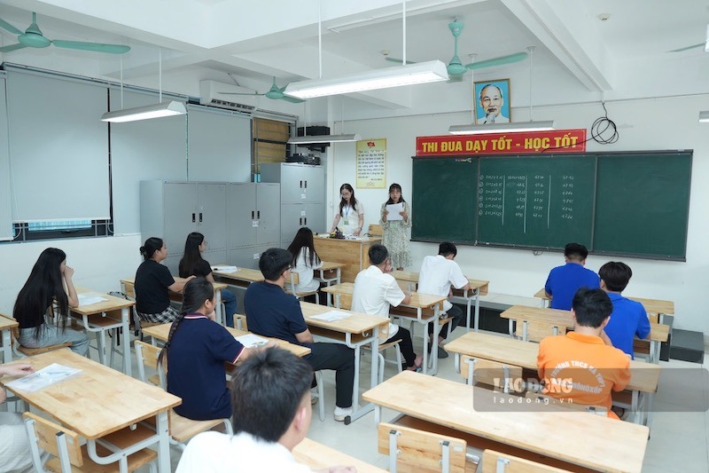 With tasks that are not yet regulated, the Principal is allowed to decide the number of converted periods for teachers according to the actual workload. Illustrative photo: Tuong Van