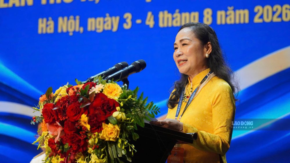 NSND Trịnh Thị Thúy Mùi - Chủ tịch Hội Nghệ sĩ Sân khấu Việt Nam phát biểu tại sự kiện. Ảnh: Minh Chính