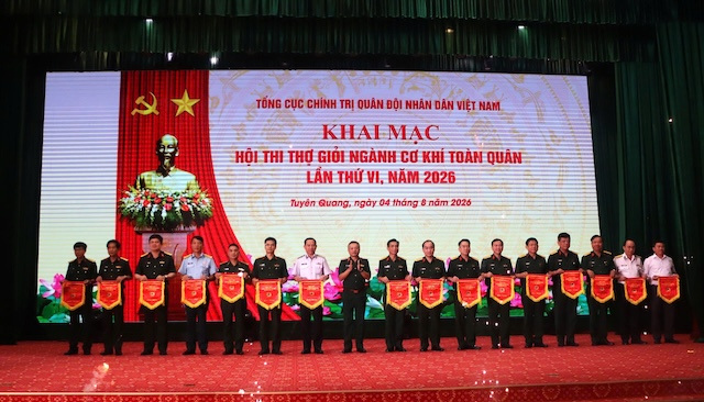 The National Defense Trade Union Committee opens the 6th All-Army Mechanical Skills Competition, 2026. Photo: Kim Anh