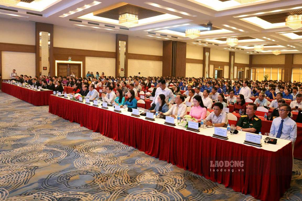 Quang cảnh buổi họp mặt. Ảnh: Tạ Quang