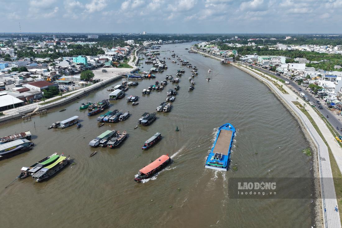 Toàn cảnh Chợ nổi Cái Răng. Ảnh: Tạ Quang