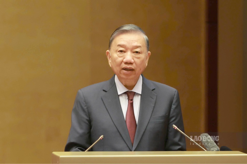 On behalf of the Politburo, General Secretary and President To Lam signed Decision No. 208-QD/TW assigning and consolidating personnel of the Central Steering Committee for Science, Technology, Innovation and Digital Transformation. Photo: Hai Nguyen