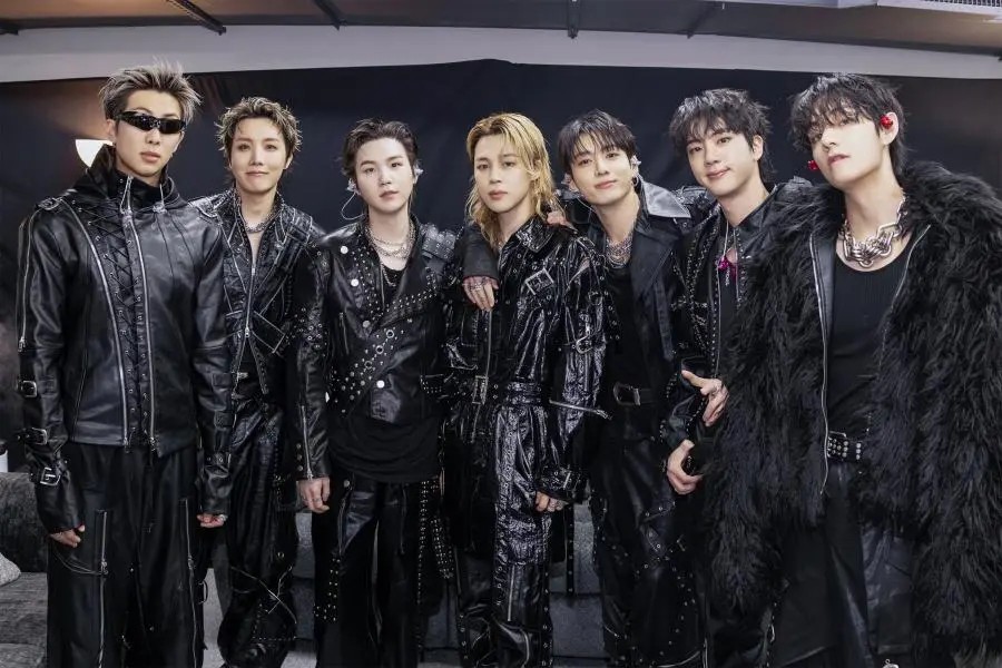 BTSグループ。写真:ロッテ