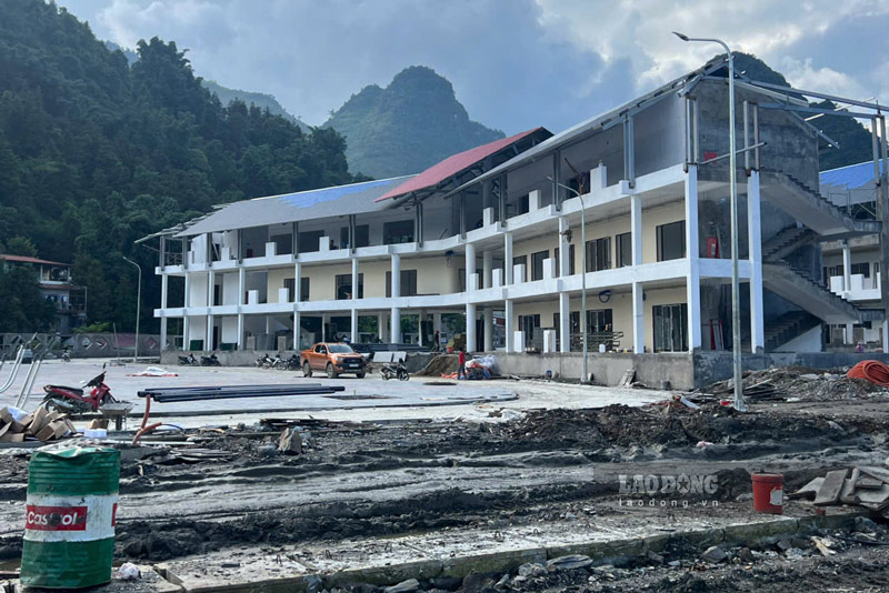 Công trường Trường Phổ thông nội trú Tiểu học và THCS Mường Khương. Ảnh: Đinh Đại