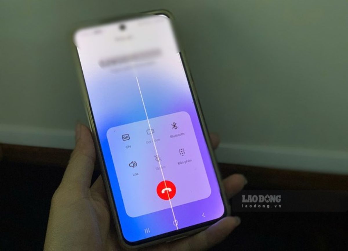 Công an tỉnh Ninh Bình cảnh báo một số nguy cơ lừa đảo đến người dân khi làm hộ chiếu online. Ảnh: Hà Vi