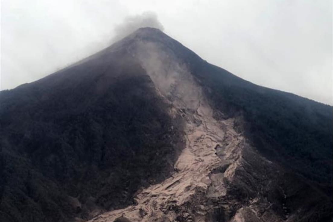 Le volcan Fuego au Guatemala. Photo: Xinhua