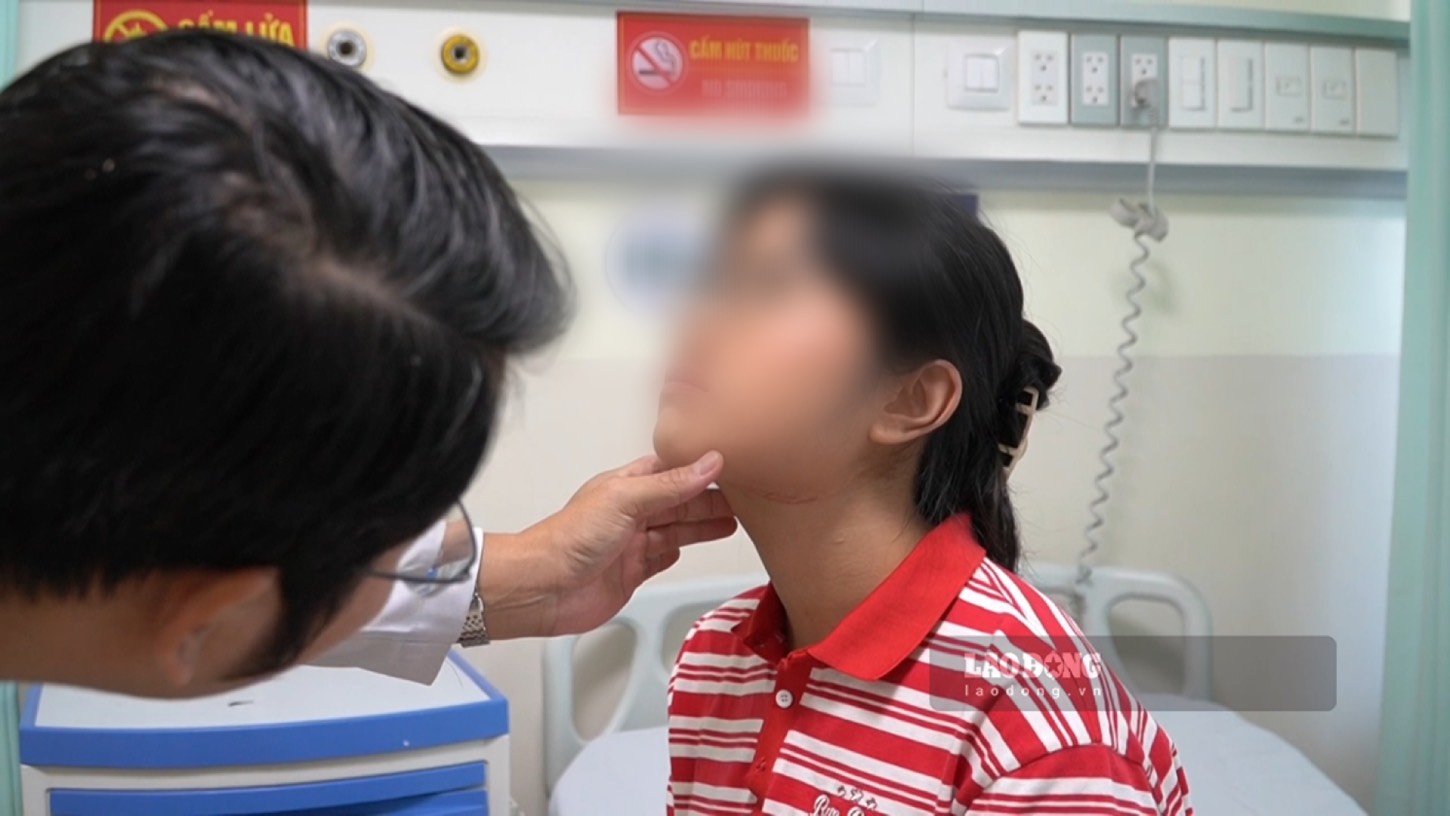Aplicación de tecnología para ayudar a pacientes con tumores y cánceres de rostro a restaurar el 90% de su apariencia. Foto: Mai Ly