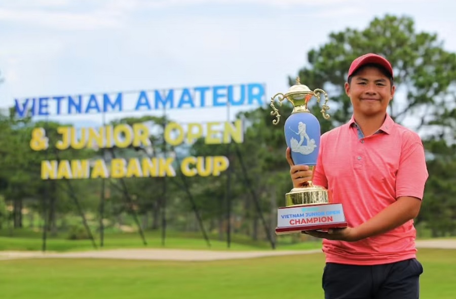 El golfista Nguyen Tuan Anh ganó el Campeonato Nacional Juvenil de Golf 2025. Foto: VGA