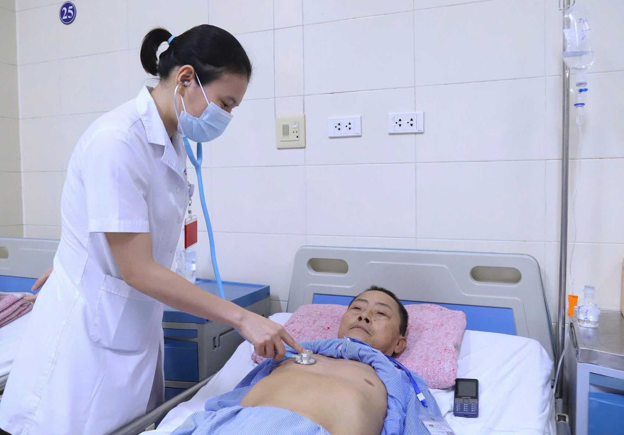 Patient Nguyen Hoang Hoa is being treated for cancer at K Hospital. Photo: BVCC
