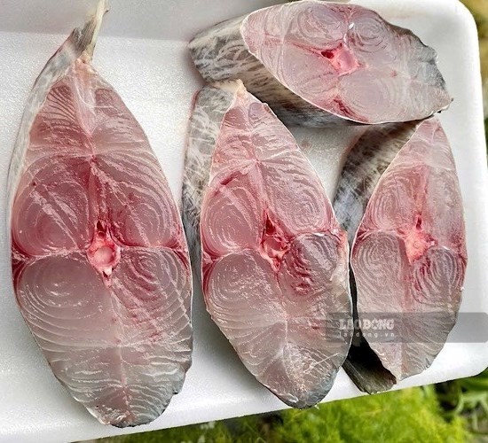 Dishes made from mackerel help support fat reduction and muscle retention. Photo: Quang Minh.