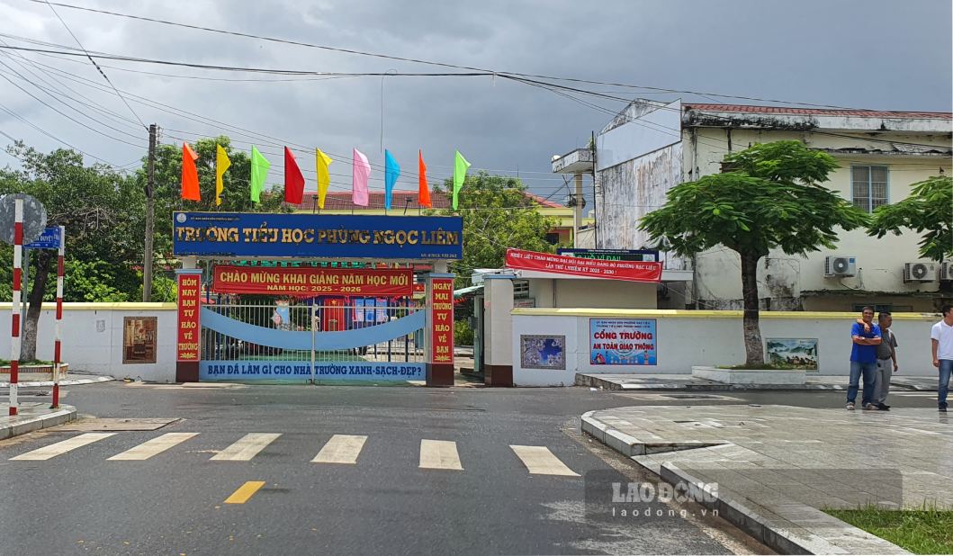 Ca Mau proposes to exempt textbooks for students. Photo: Nhat Ho.