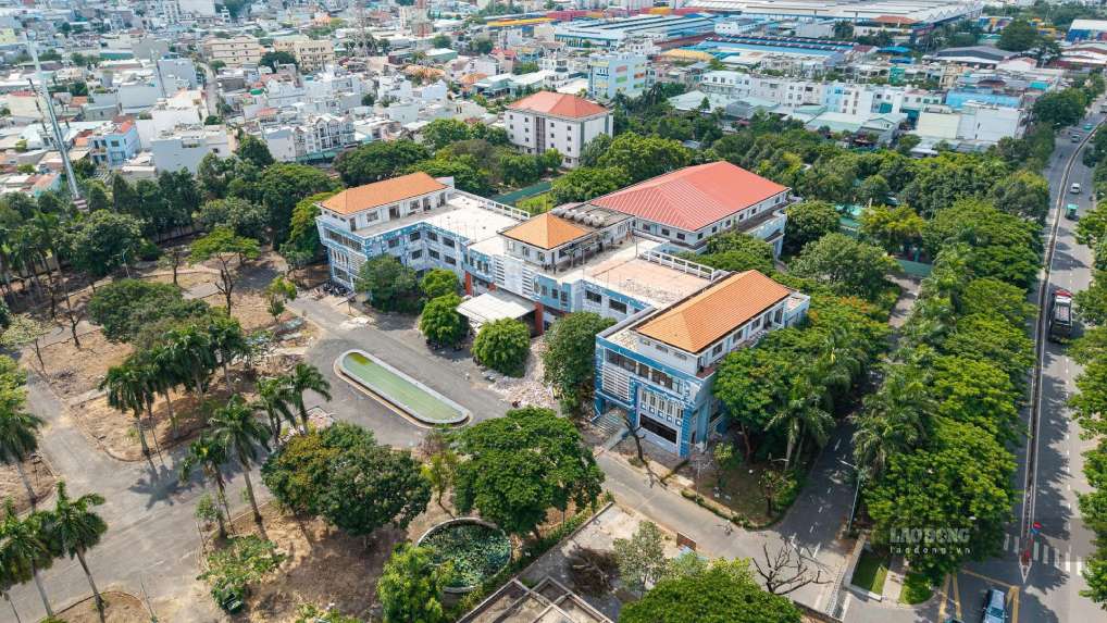 Khuôn viên Trường TH-THCS-THPT Lê Thị Riêng với diện tích hơn 32.000m². Ảnh: Thái Bảo