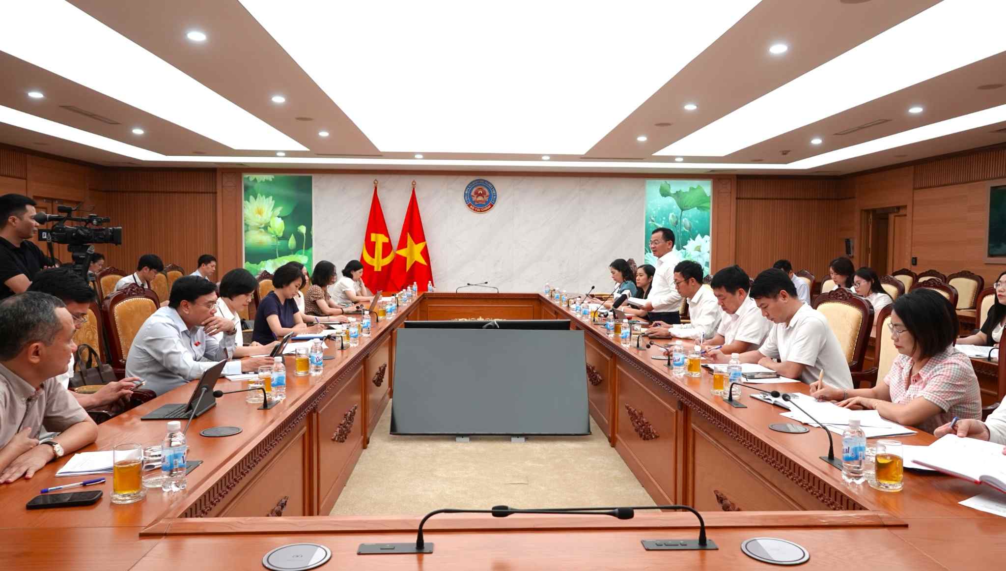 Conference to collect opinions on the draft Law on Procurement and Requisition of Assets (amended) on the afternoon of August 4 organized by the Ministry of Finance. Photo: Ministry of Finance