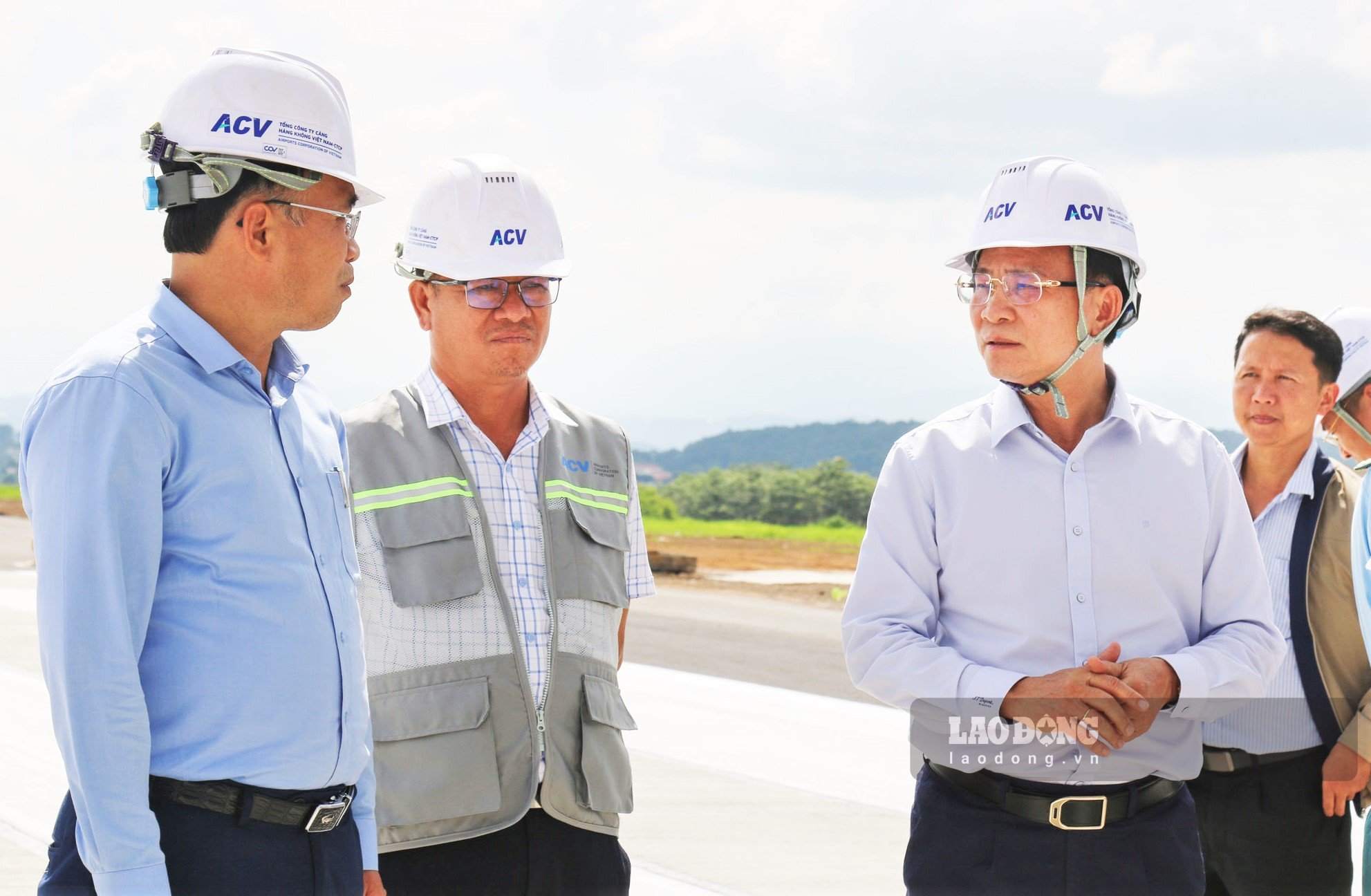 Chủ tịch UBND tỉnh Lâm Đồng kiểm tra thực địa sân bay Liên Khương