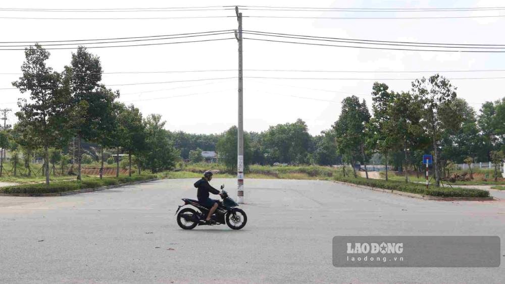 Đến nay các địa phương đã giải phóng mặt bằng đạt từ 30 - 50 %. Ảnh: Đình Trọng