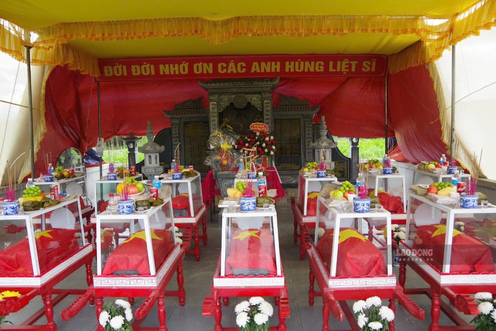 13 hài cốt liệt sĩ được tìm thấy. Ảnh: Xuân Diện