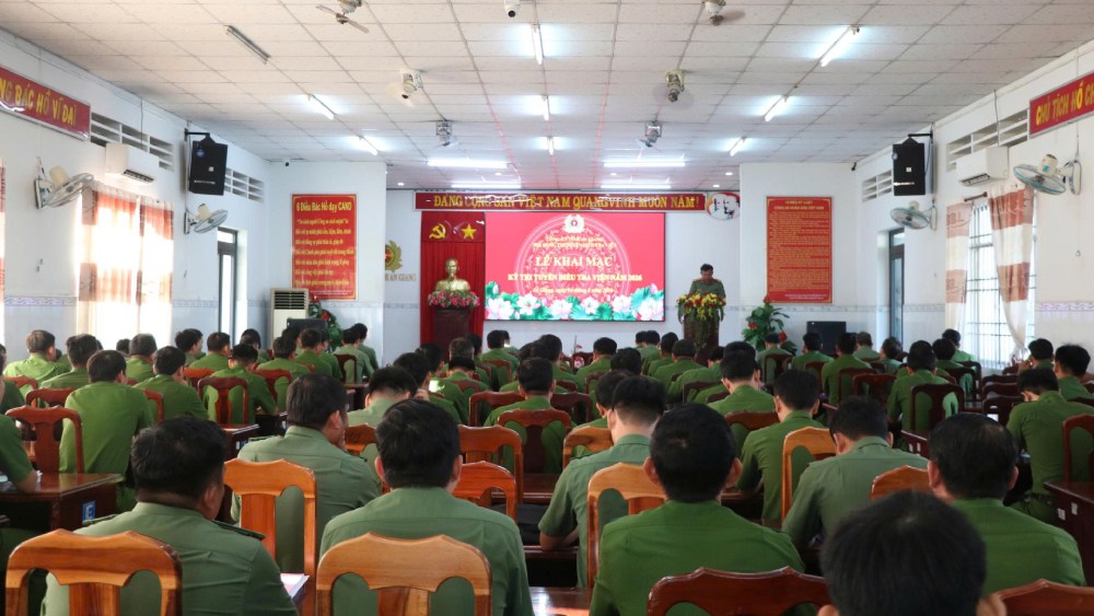 An Giang Provincial Police organize the opening ceremony of the 2026 Investigator recruitment exam. Photo: Tien Dung/An Giang Police