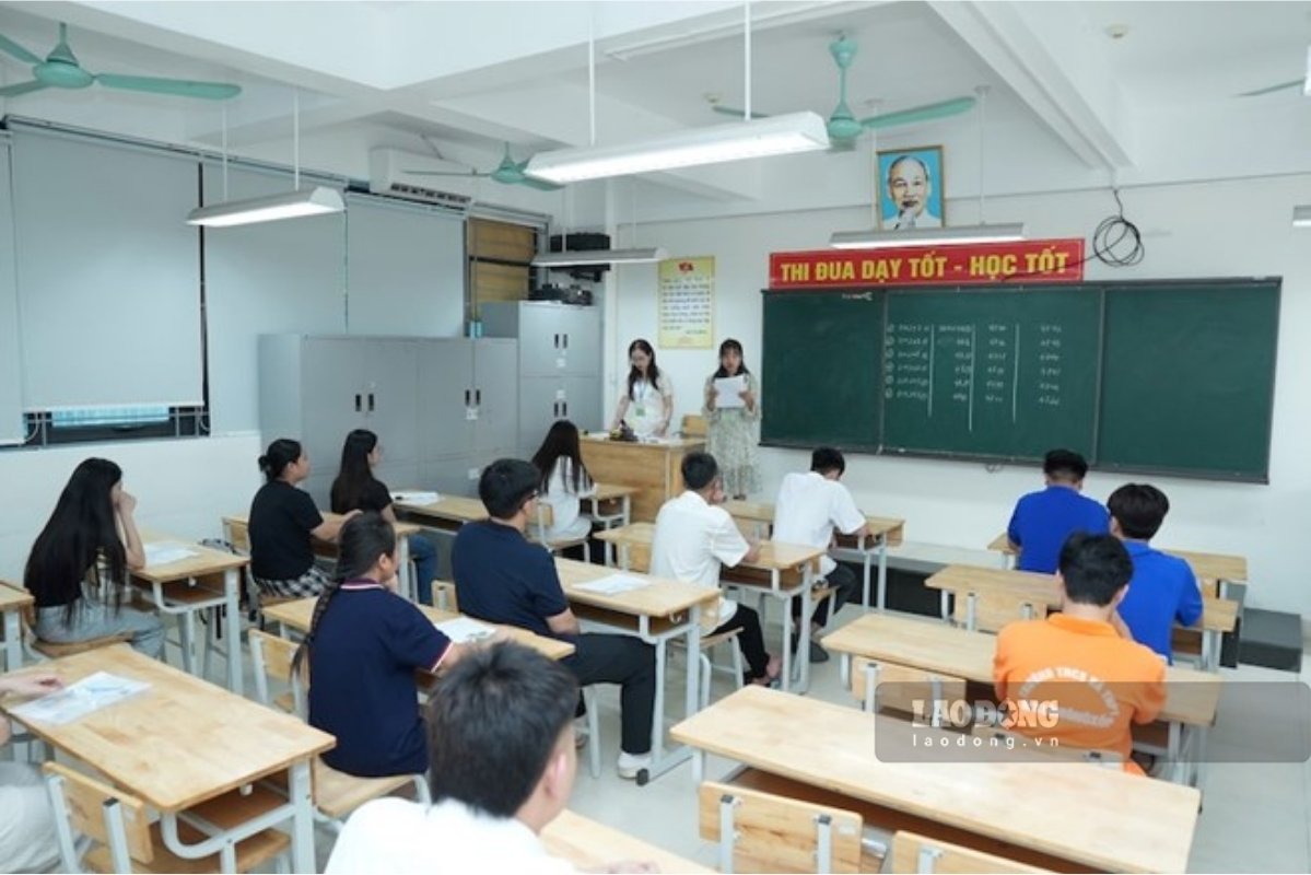 À partir du 4 août, les universités commencent le processus d'admission et de filtrage virtuel. Après 6 cycles de traitement des vœux, les notes d'admission devraient être annoncées à partir du soir du 9 août. Photo: Hữu Chánh