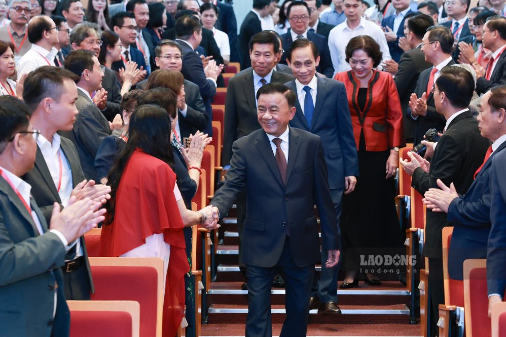 Politburo Member, Standing Secretary of the Secretariat Tran Cam Tu attended the plenary session of the 33rd Foreign Affairs Conference on Party and People's Foreign Affairs on August 5. Photo: Hai Nguyen