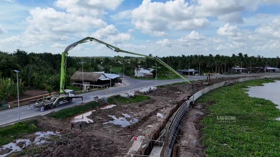 Vĩnh Long tăng tốc giải ngân vốn đầu tư công gắn với bảo đảm chất lượng và tiến độ công trình. Ảnh: Hoàng Lộc