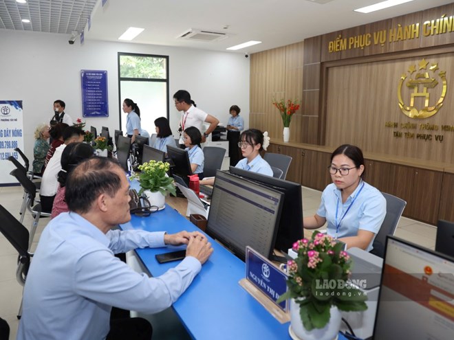 When changing job positions for civil servants appointed to leadership and management positions, they must meet the standards and conditions for appointment to leadership and management positions according to the regulations of competent authorities. Photo: Pham Dong