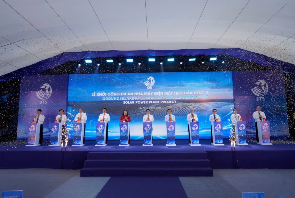 Groundbreaking ceremony for Dau Tieng 5 Solar Power Plant, adding more than 808 GWh of clean electricity each year. Photo: Investor