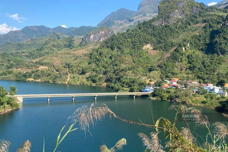 Son La Lake has a water level of 197.41 m. Photo: Minh Nguyen