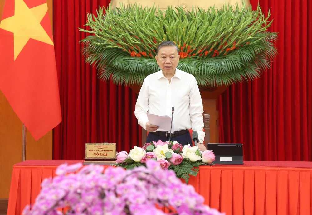General Secretary, President To Lam, Head of the Central Steering Committee for summarizing practice and researching amendments and supplements to the Party Charter, chaired the first meeting of the Steering Committee. Photo: E-Portal of the Communist Party of Vietnam.